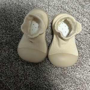 Soft step baby sock shoes